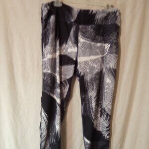 Cee Bee Cheryl Burke Stretch Leggings 1X Black and White Print